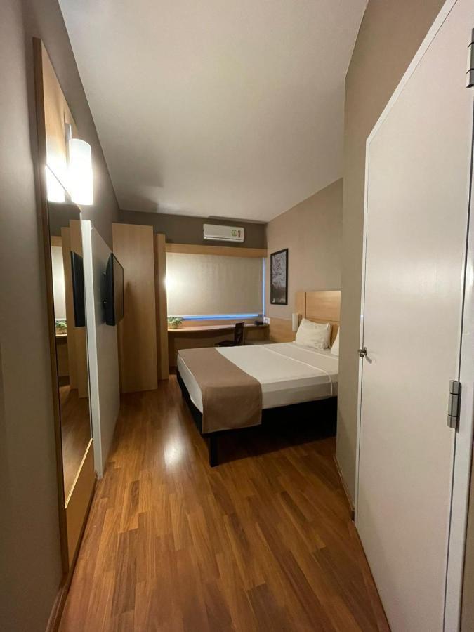 Quarto Duplo