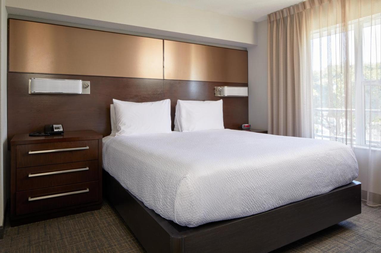 One-Bedroom Queen Suite with Sofa Bed