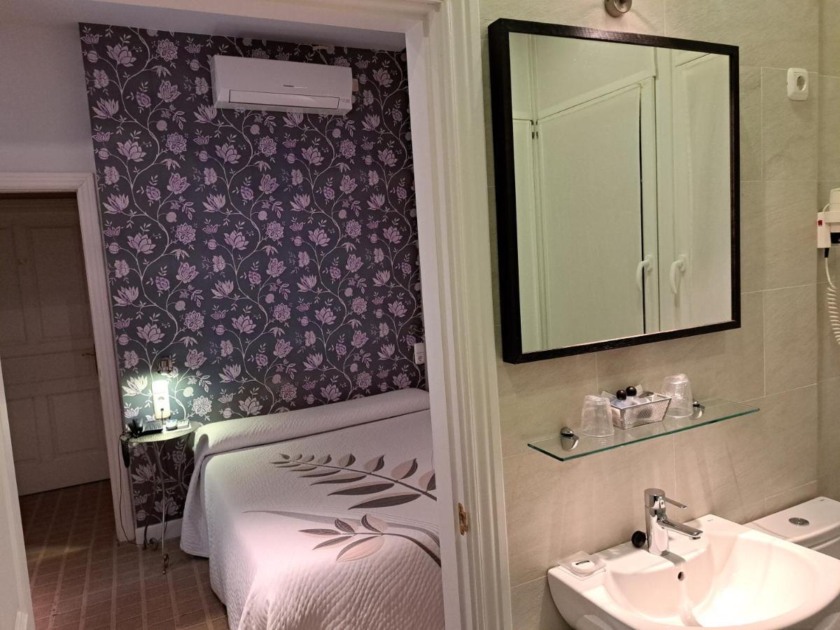 Single Room,1352622208:JPEG