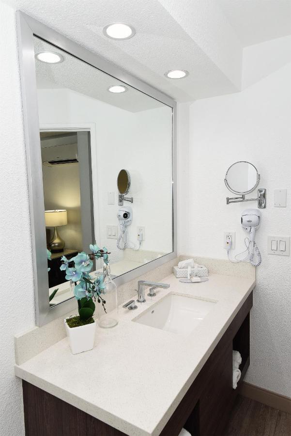 RQQV SINGLE ROOM WITH 2 QUEEN BEDS AND COURTYARD VIEW,1606553311:JPEG
