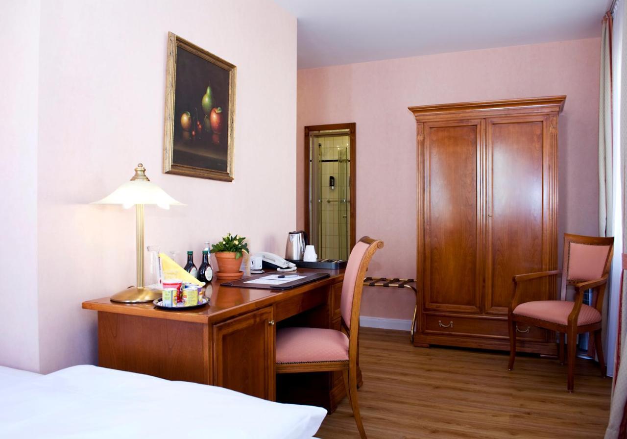Double Room,1540373326:JPEG