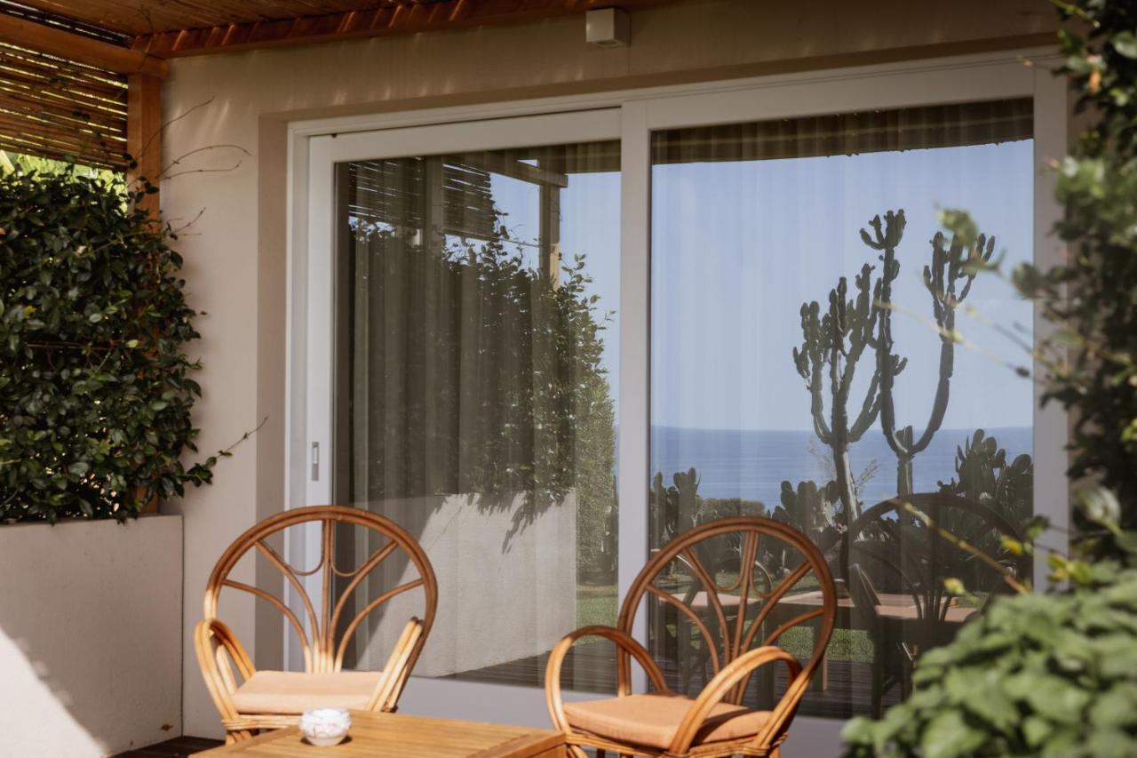 Camera Matrimoniale con Balcone e Vista Mare