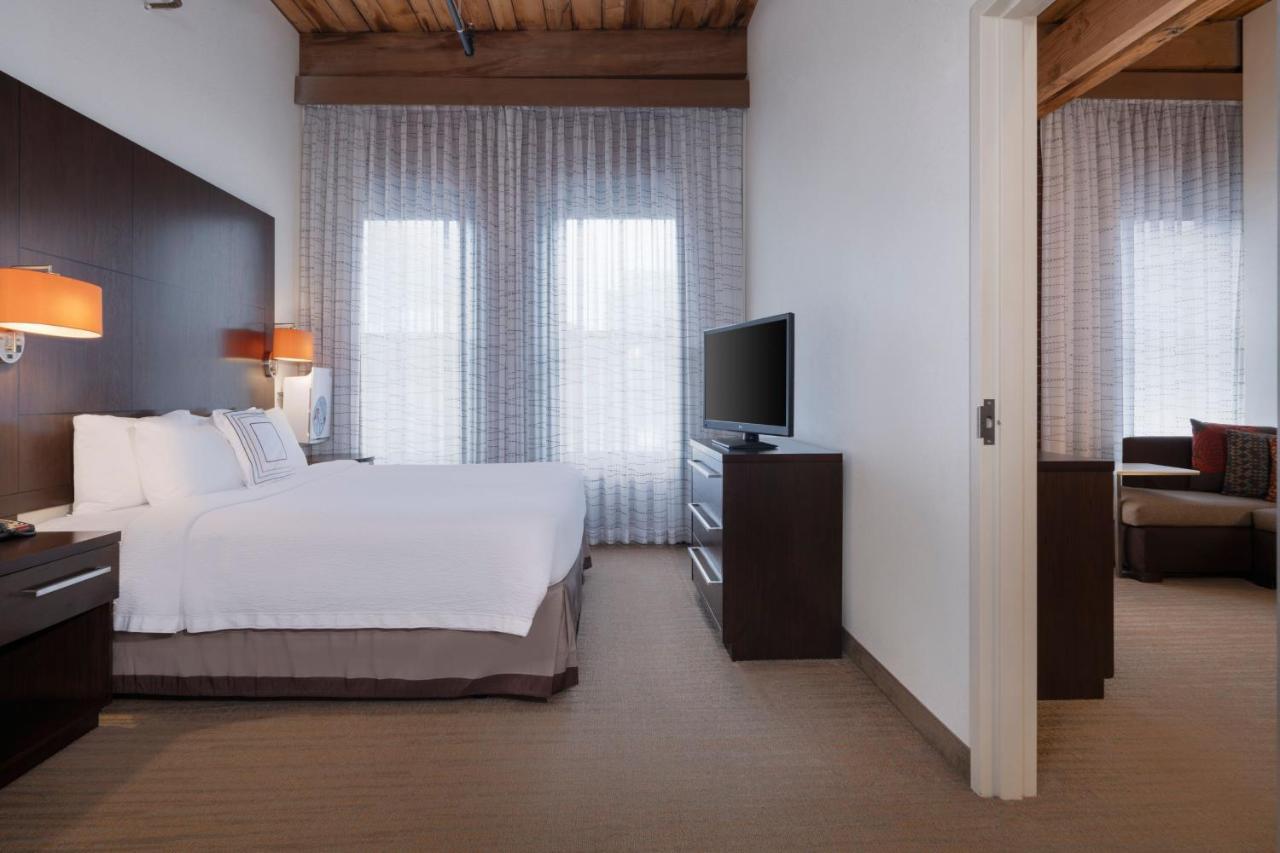 One-Bedroom King Suite with Sofa Bed and Roll-In Shower - Mobility Accessible