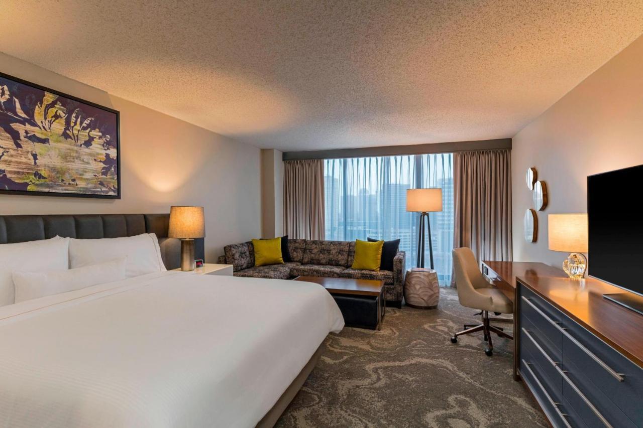 Deluxe Guest room 1 King High floor,1624753044:JPEG