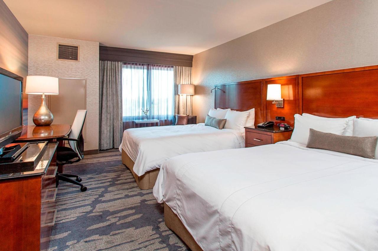 Double Room with Two Double Beds and Club Lounge Access - Hearing Accessible/High Floor,1710060036:JPEG