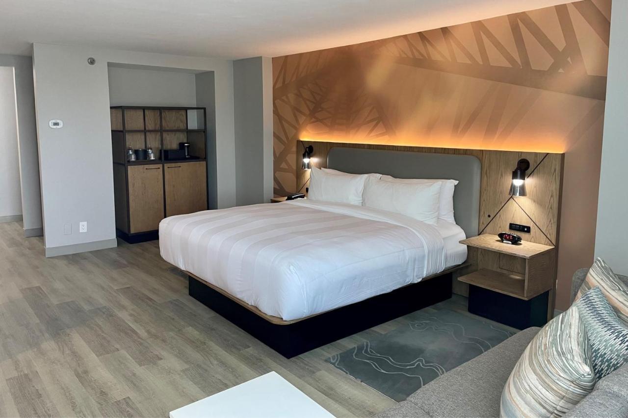 Executive King Bed,1356360101:JPEG