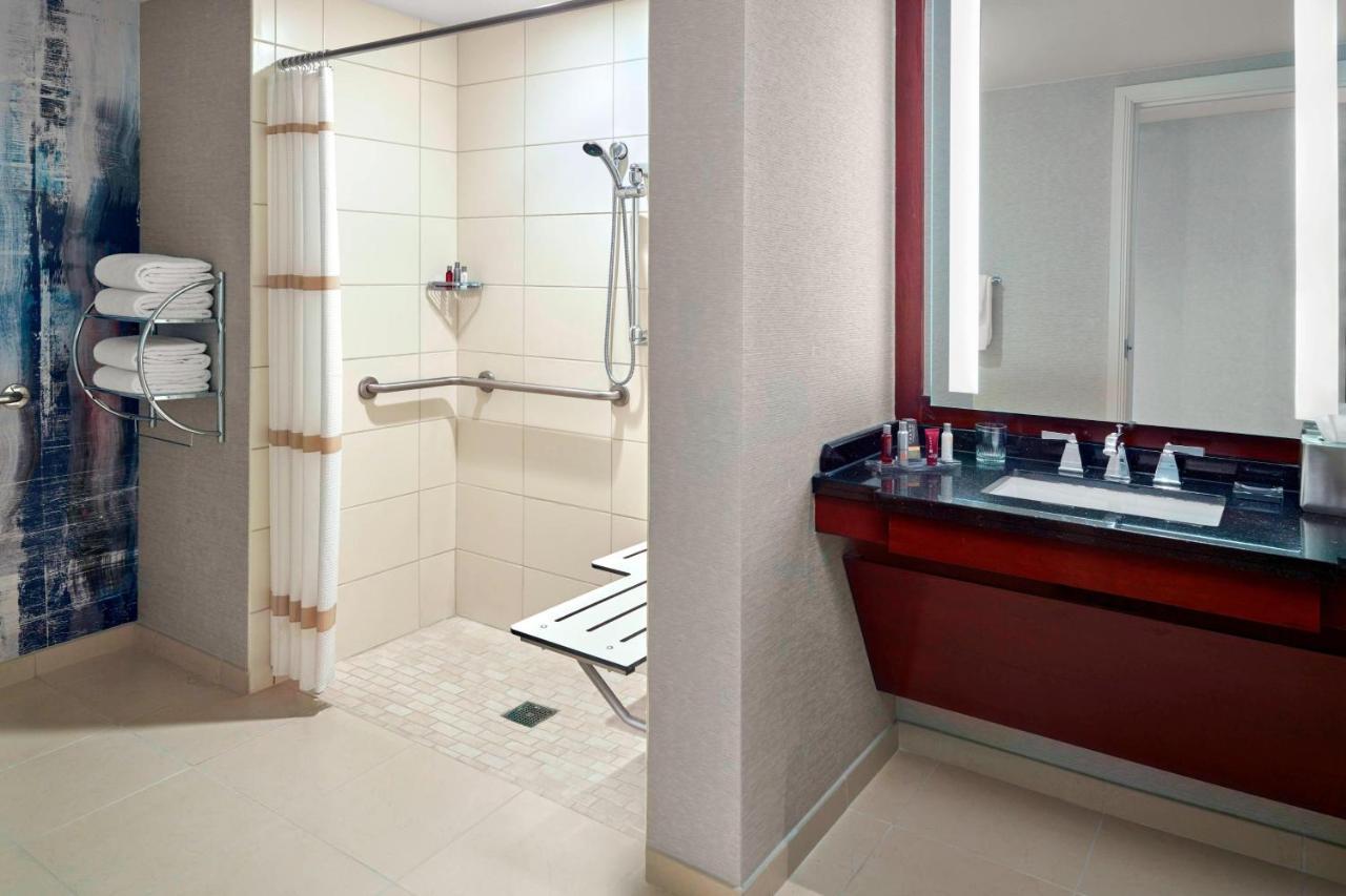1 Bedroom Suite 1 King,1356359171:JPEG