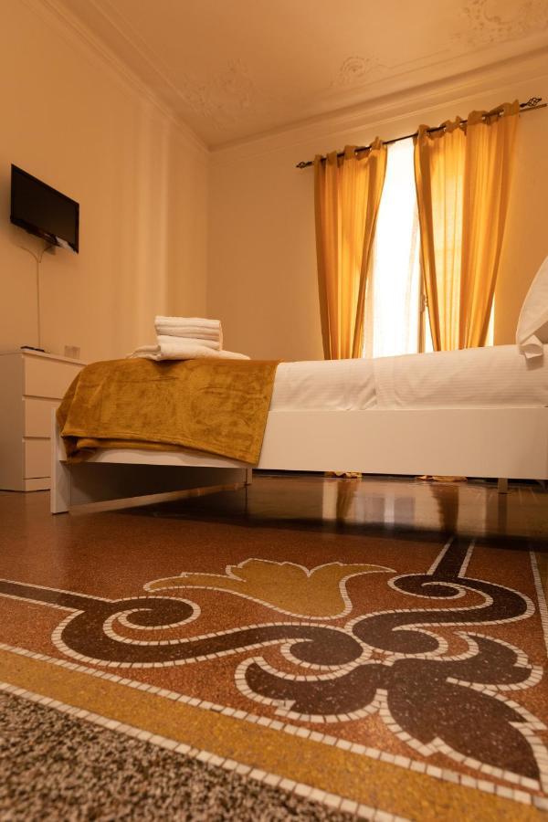 Doppelzimmer mit eigenem externen Bad