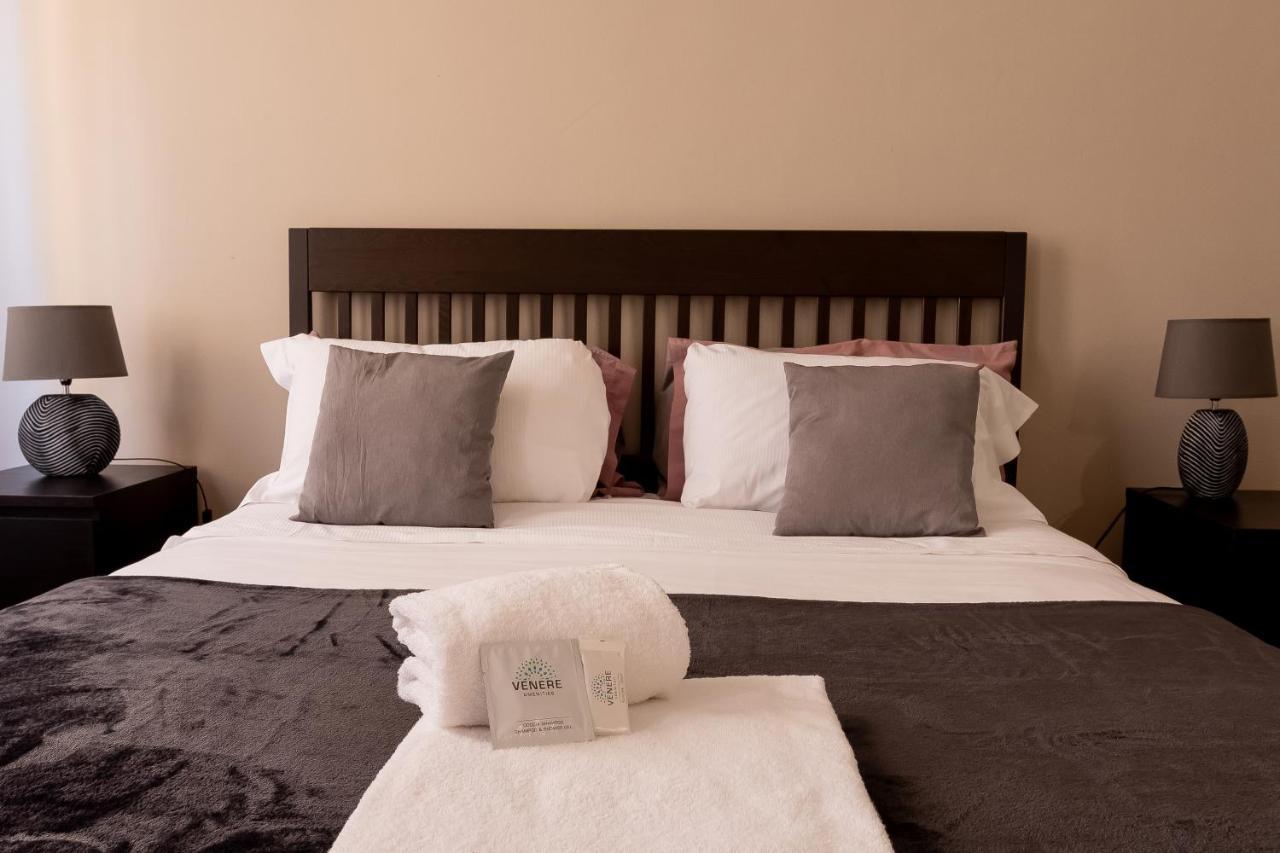 Dreibettzimmer mit eigenem Bad