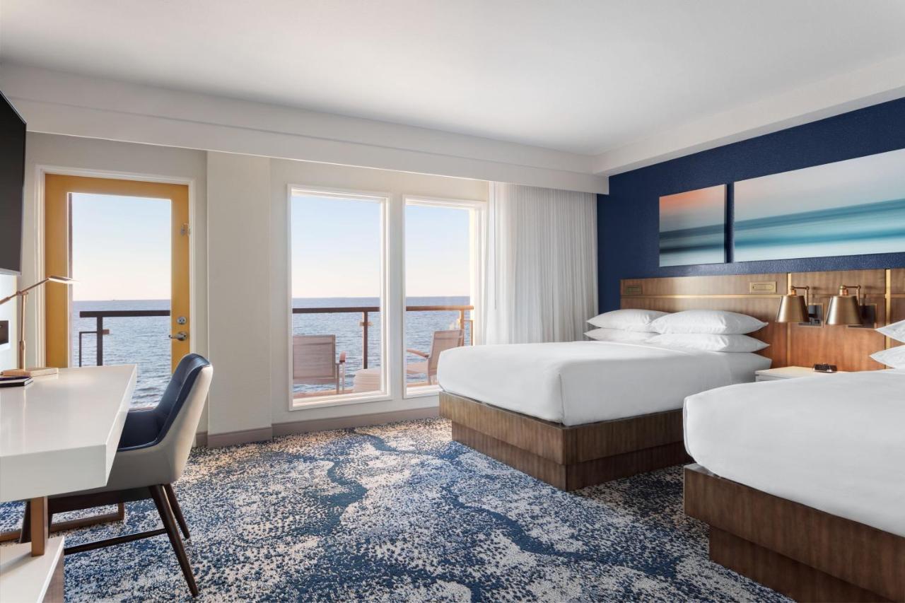 Beachfront Queen Suite Balcony Hearing Accessible