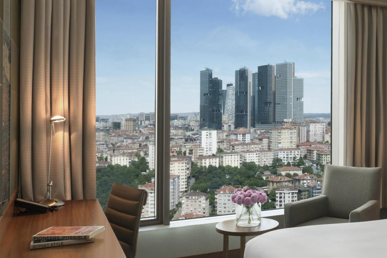 Camera Executive Doppia con Letti Singoli con Vista Città e Accesso Club Lounge