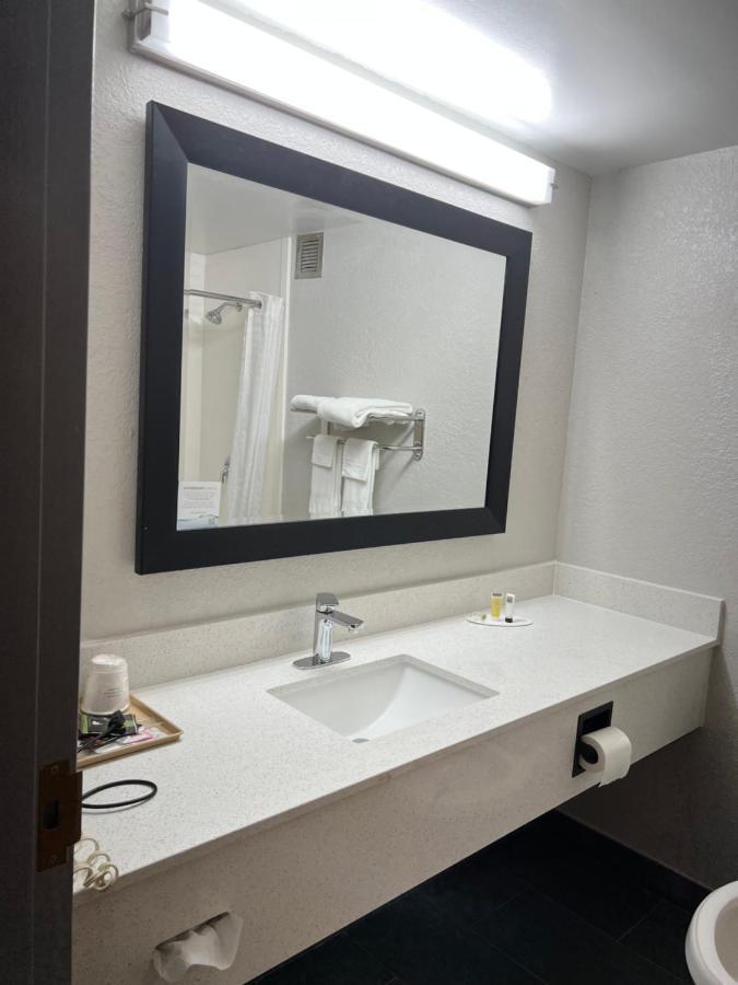 Queen Room with Two Queen Beds - Pet Friendly/Non-Smoking
