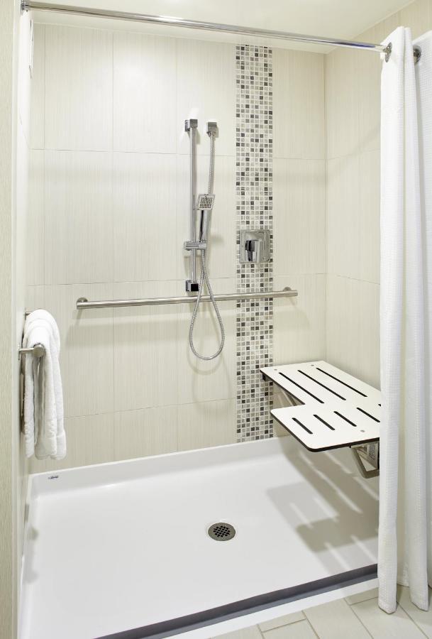 Queen Room with Two Queen Beds and Roll-in Shower - Mobility and Hearing Accessible,1705735478:JPEG