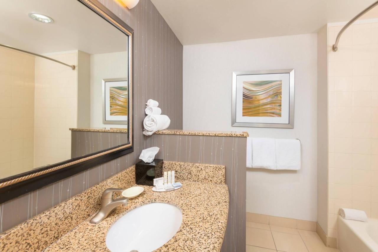 King Room with Sofa Bed and Adapted Tub - Mobility and Hearing Accessible