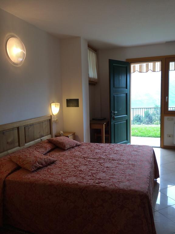 Camera Familiare con Vista Lago - Dependance