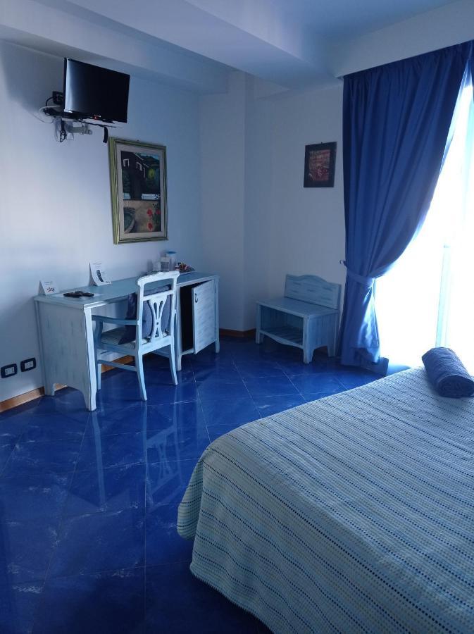 Double or Twin Room - Disability Access,1364039612:JPEG