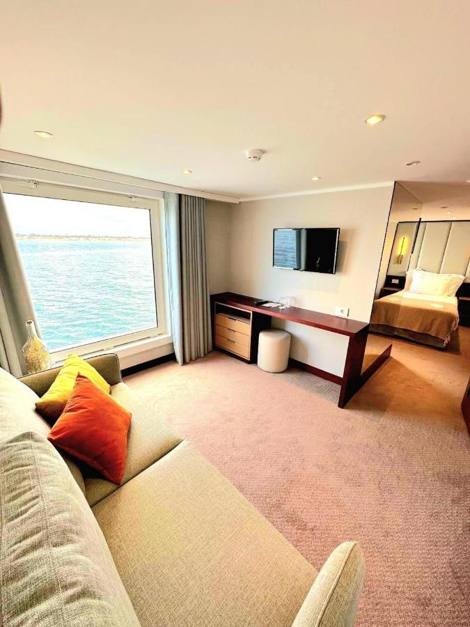 Suite with Ria View,1366889954:JPEG