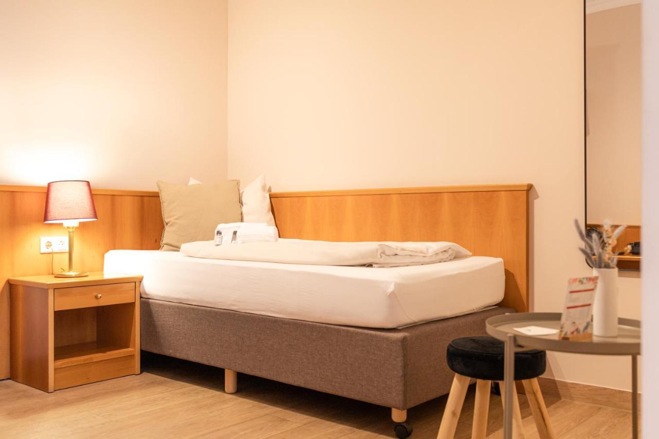 Standard Single Room,1367532941:JPEG