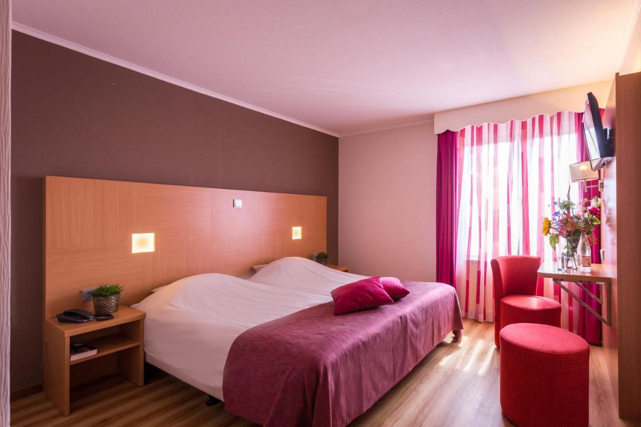Twin Room with Balcony,1371698444:JPEG