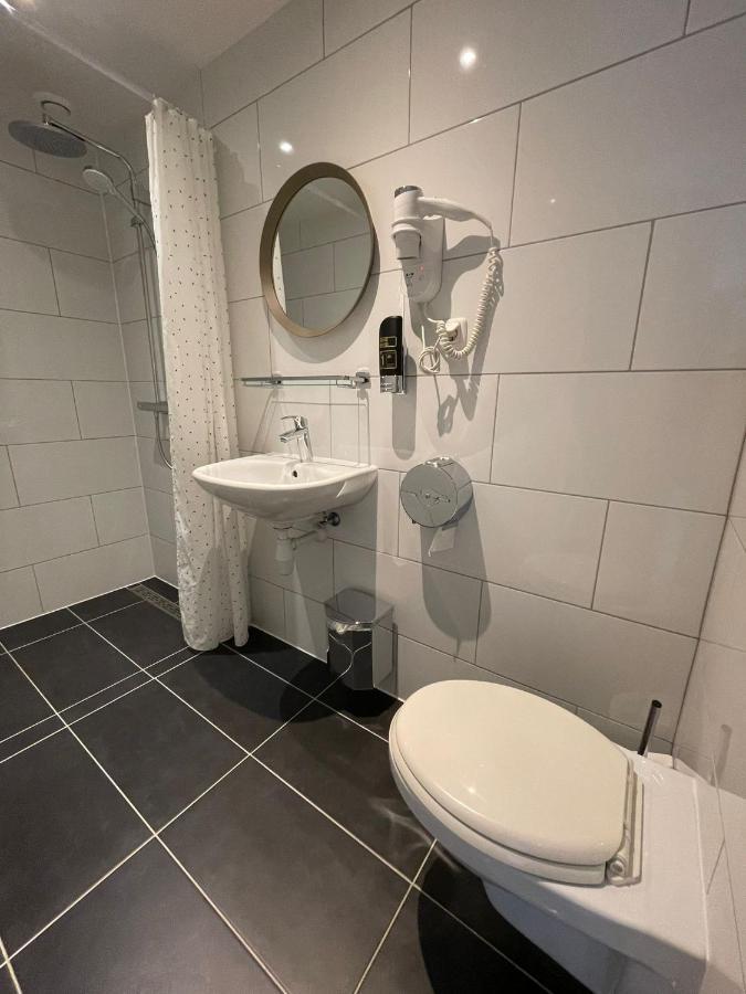 Family Room with Private Bathroom,1370315243:JPEG