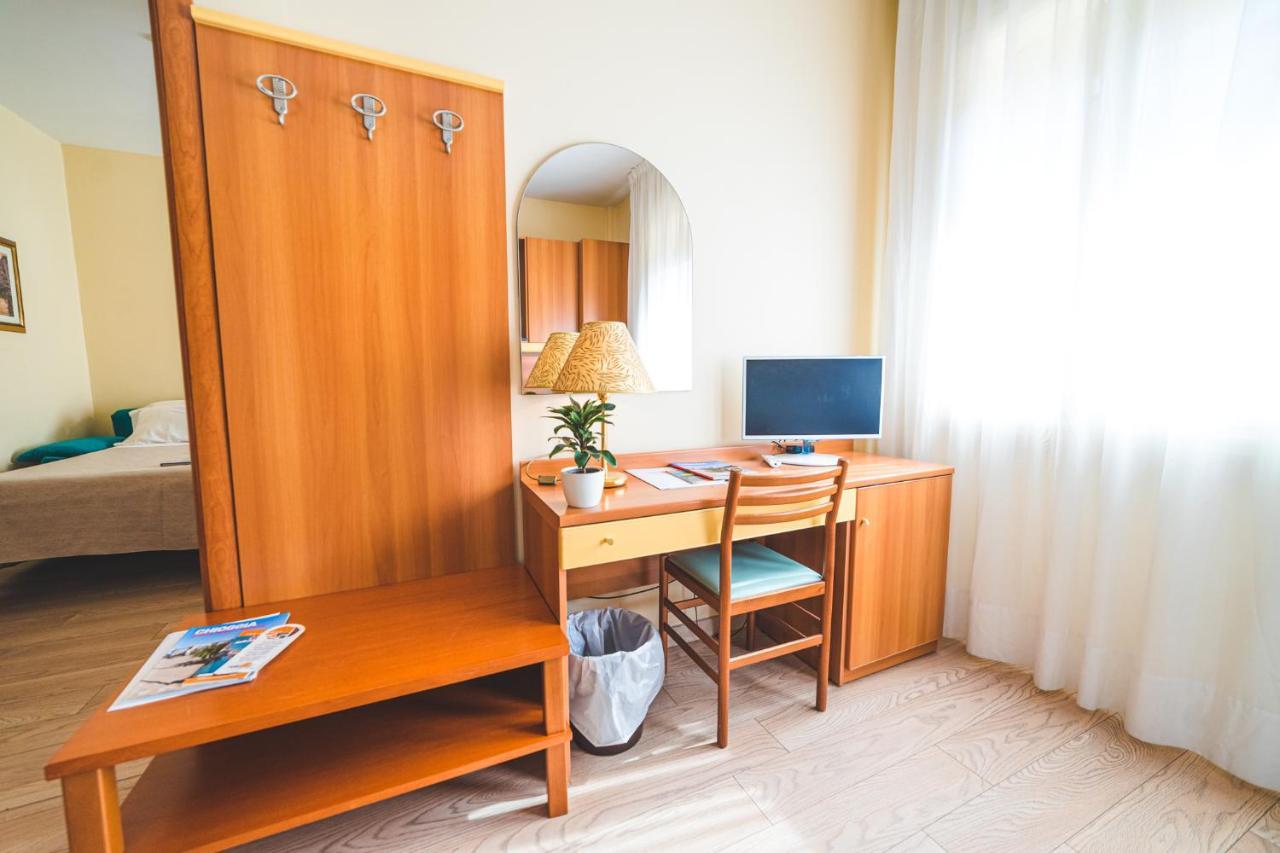 Junior Suite with Sea View,1370393582:JPEG