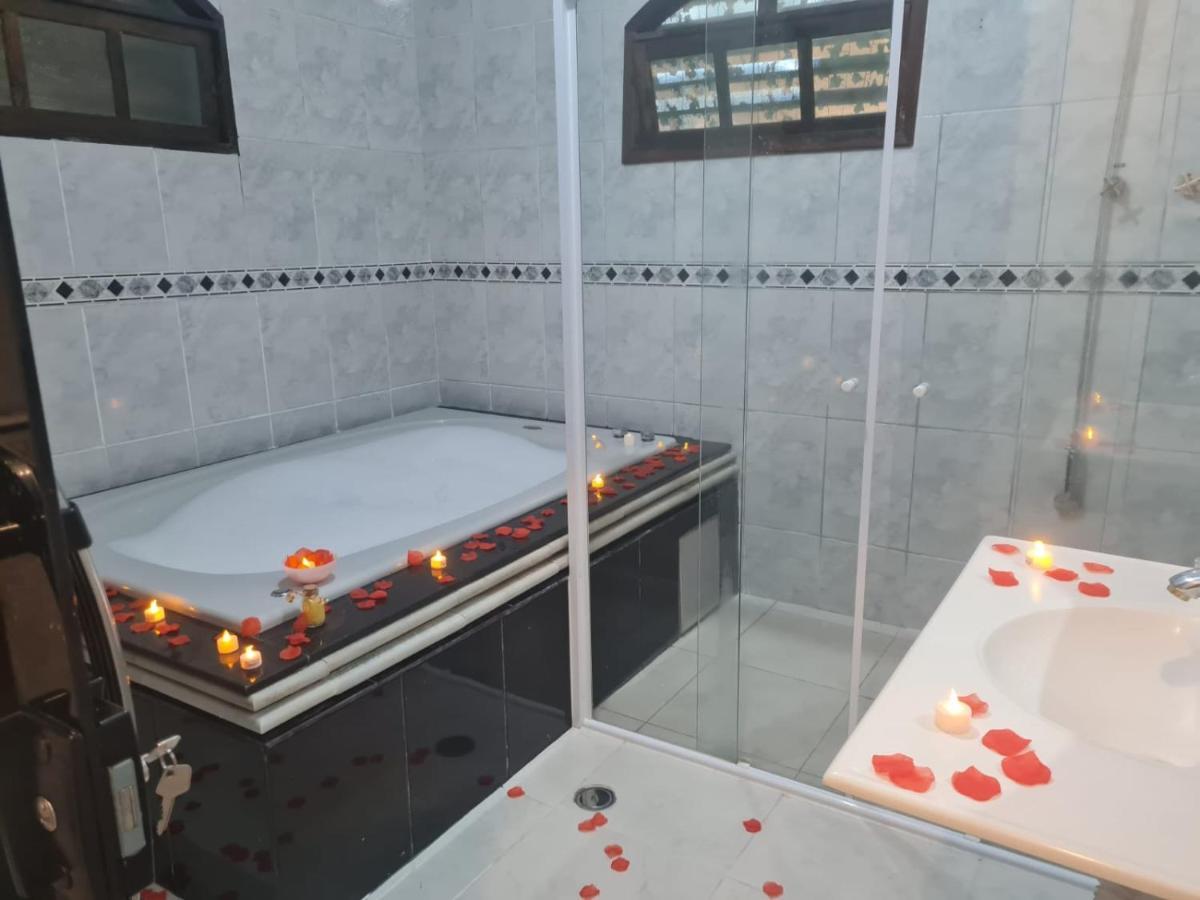 Quarto Duplo com Banheira de Hidromassagem