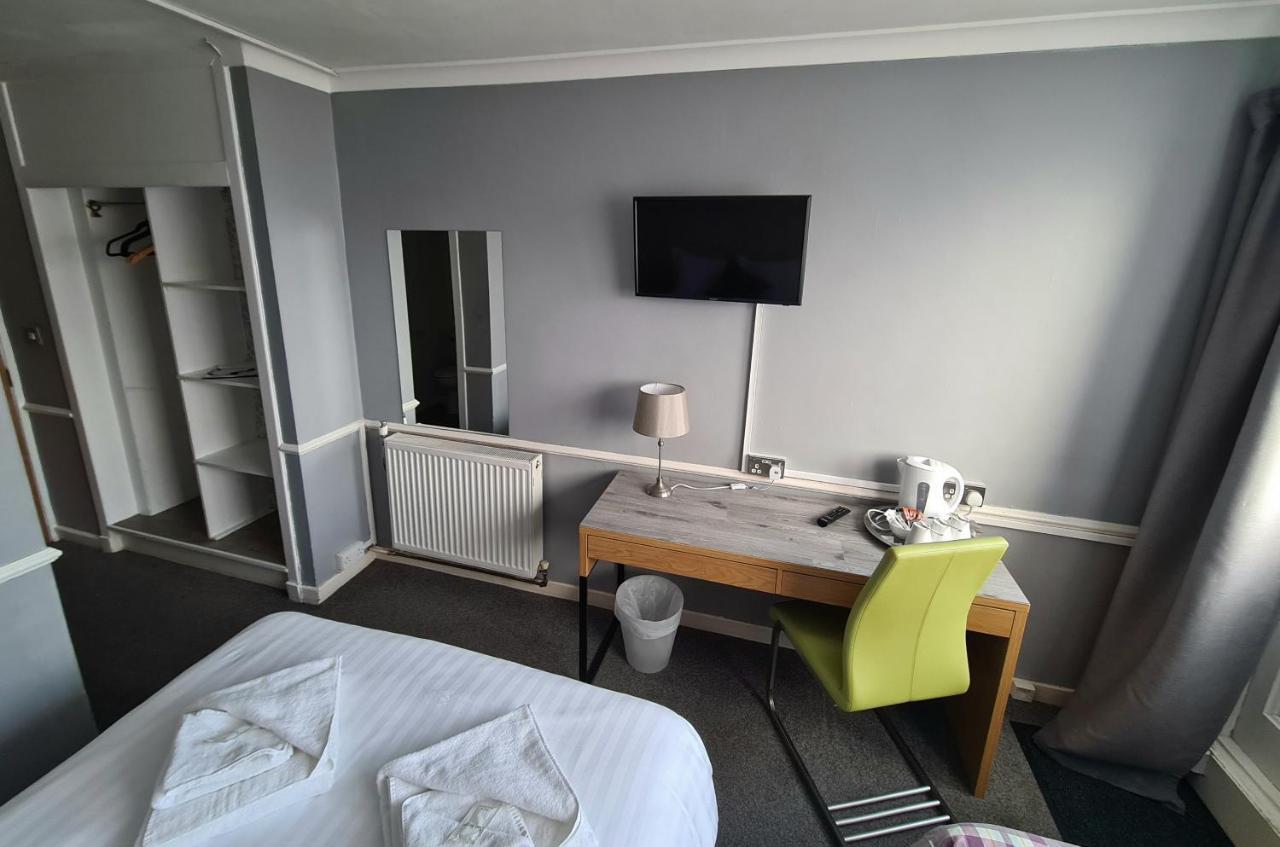 Small Double Room,1756400457:JPEG