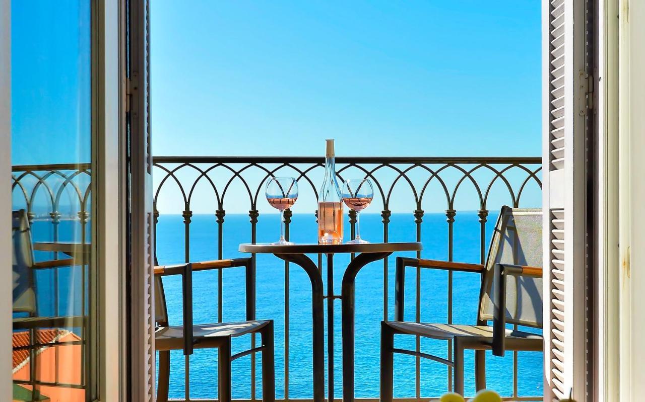 Chambre Double Supérieure avec Balcon - Vue Complète sur Mer