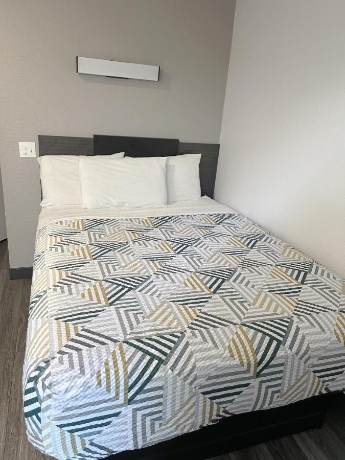 Queen Room - Disability Access
