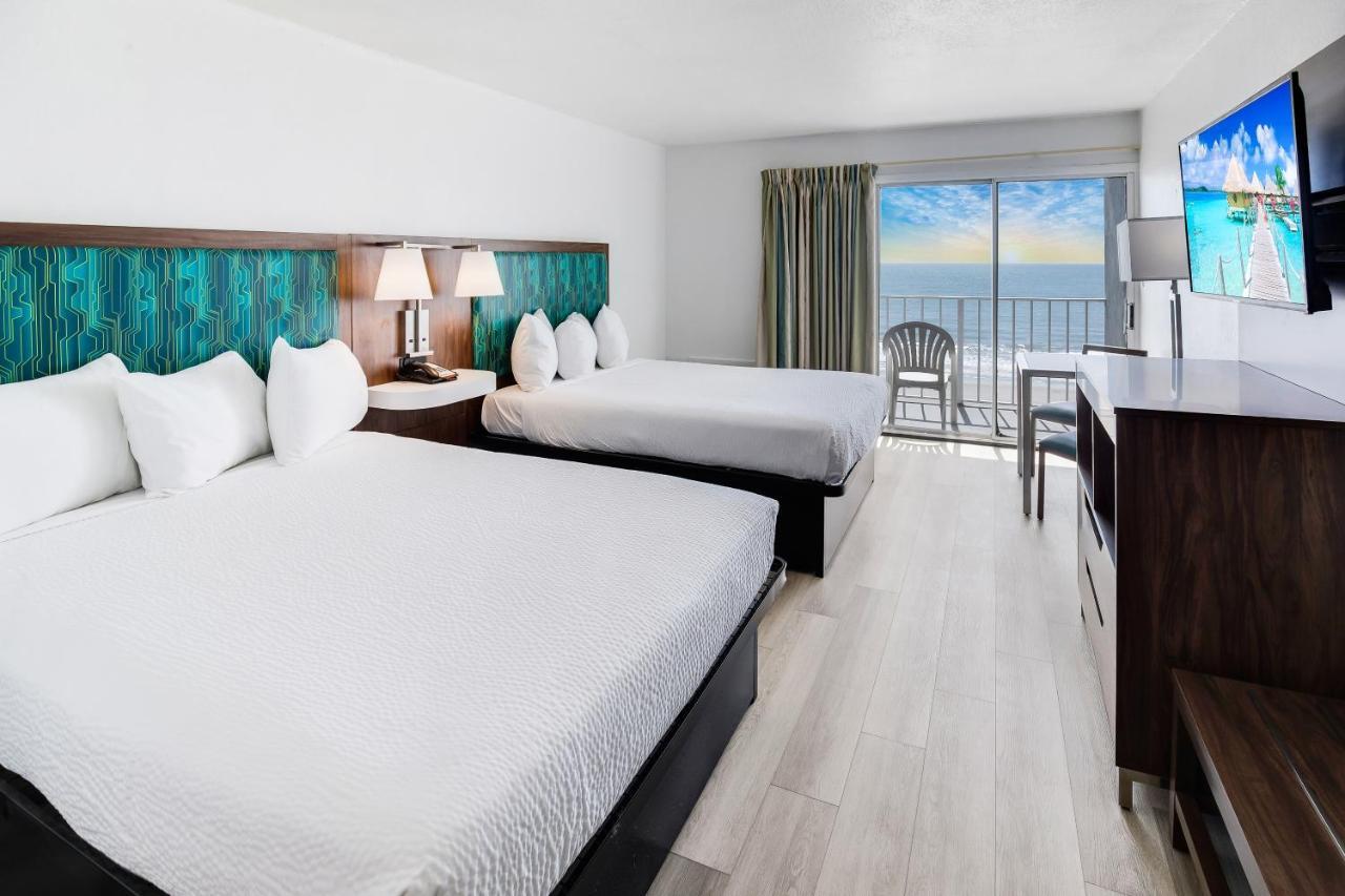 Queen Room with Two Queen Beds - Non-Smoking Ocean Front