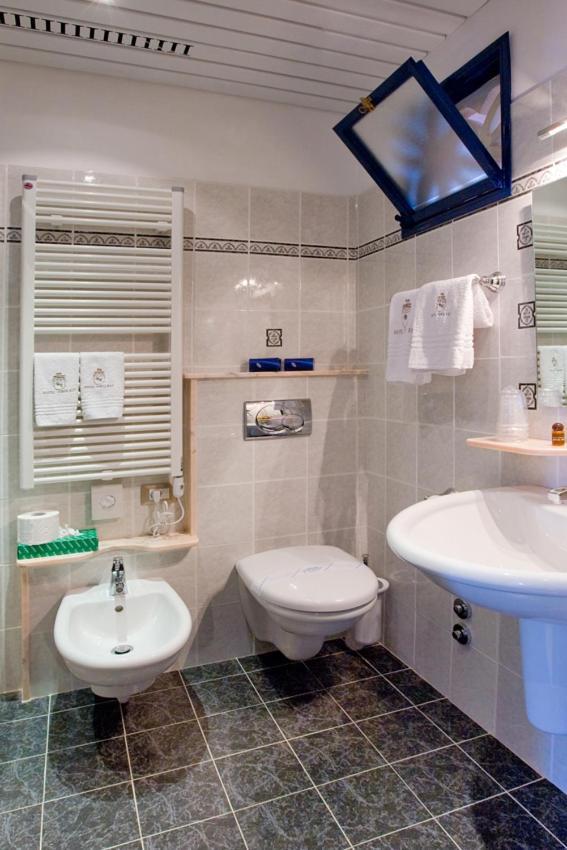 Double or Twin Room,775189963:JPEG