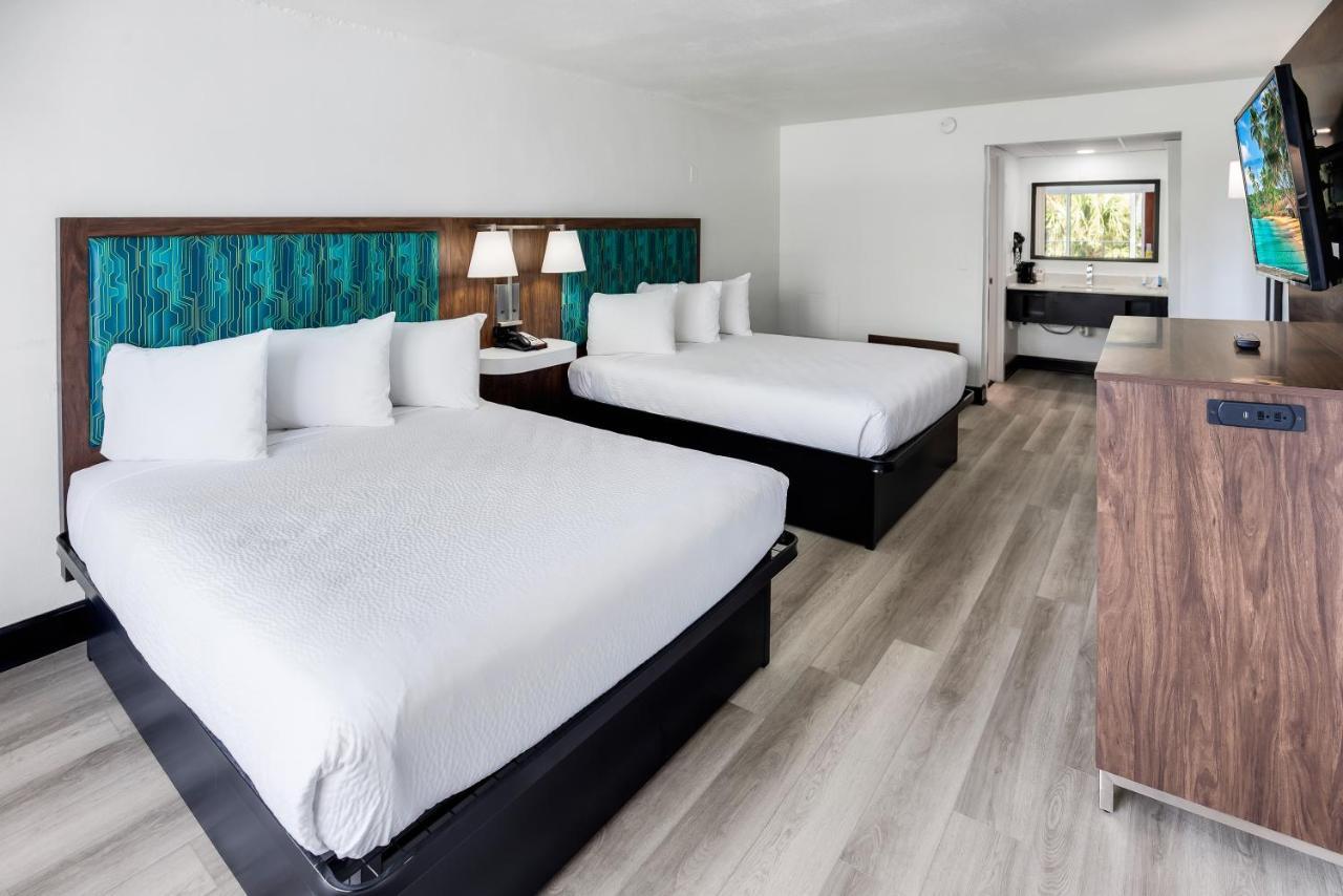 Queen Room with Two Queen Beds - Non-Smoking with Ocean View