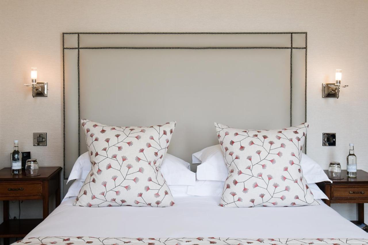 Classic Double Room with Side Sea View,1378849271:JPEG