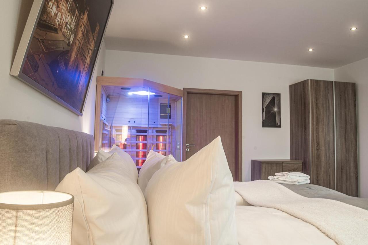 Deluxe Suite with Spa Bath,1385947847:JPEG