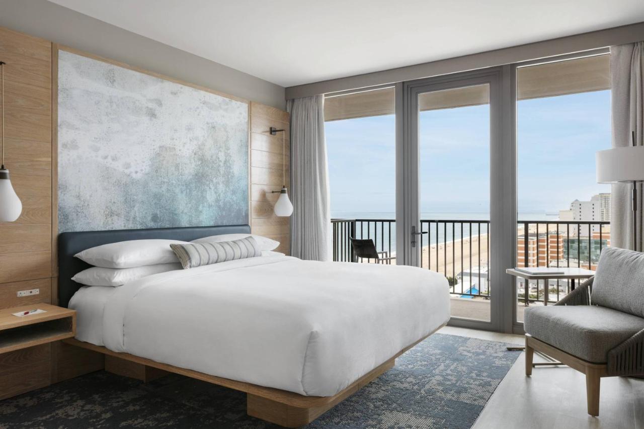 Guest room 1 King Ocean View Balcony