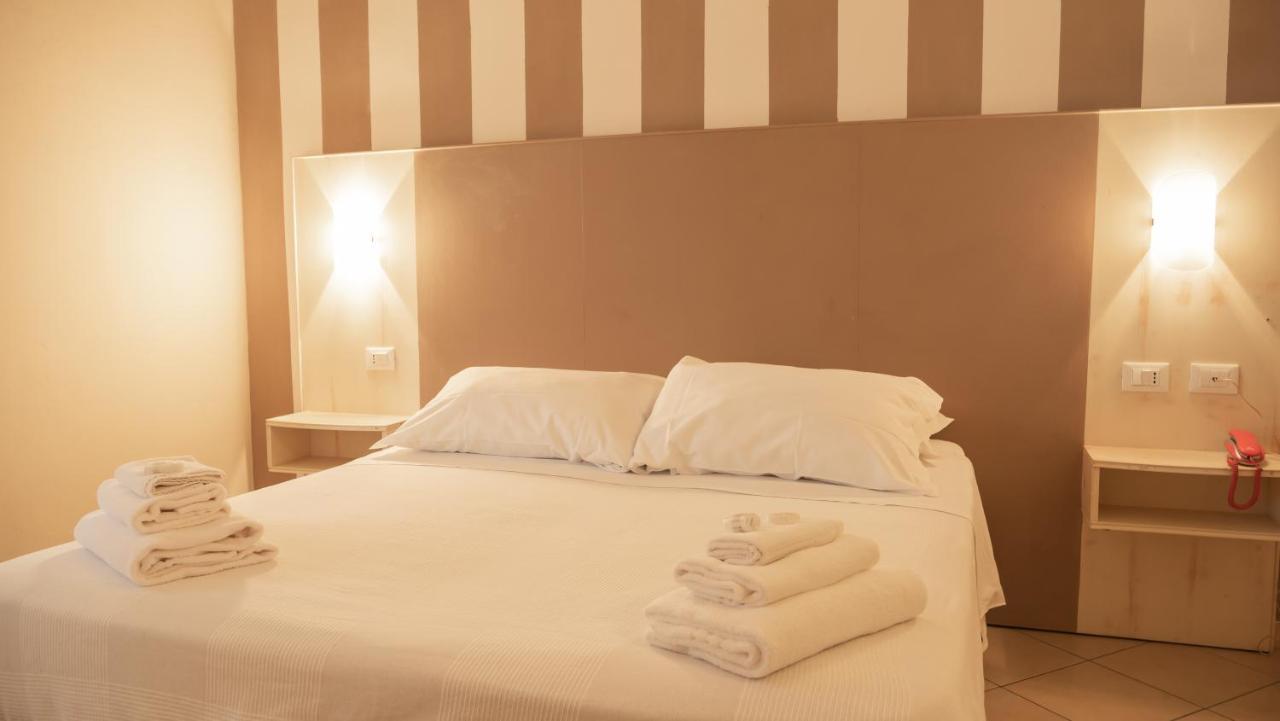 Standard Double Room,1365066701:JPEG