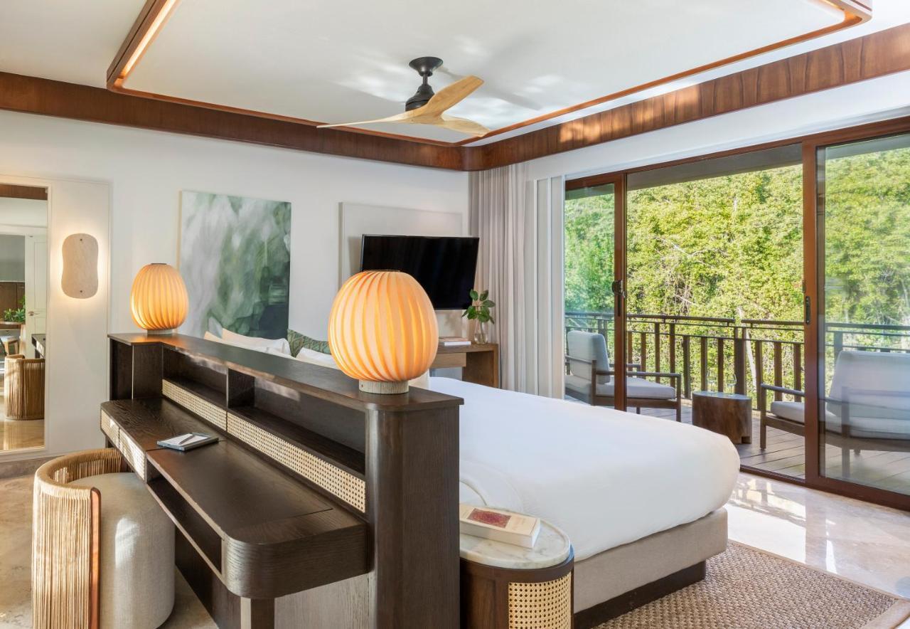 Signature One-Bedroom King Casita with Sofa Bed and Lagoon View,1386737429:JPEG