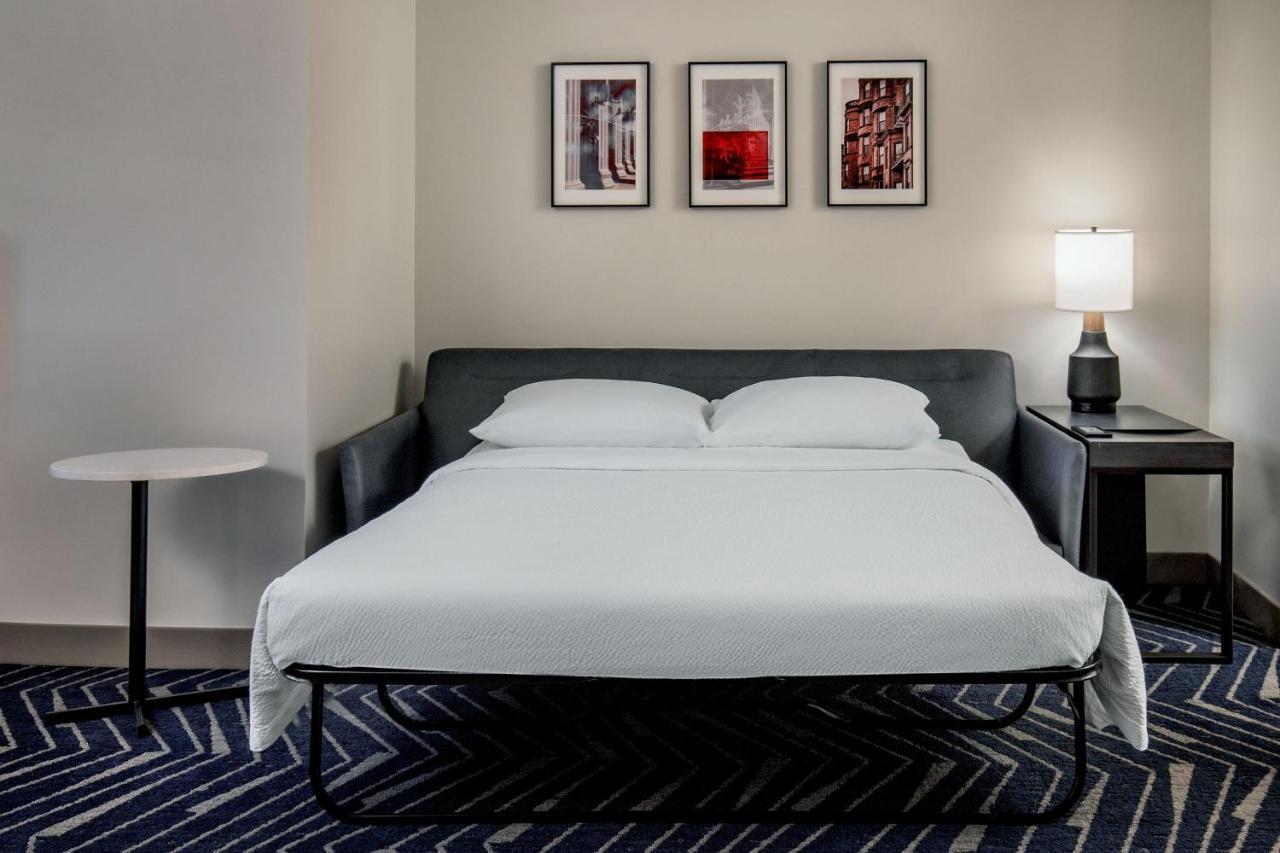 Larger Studio, 1 King, Sofa bed
