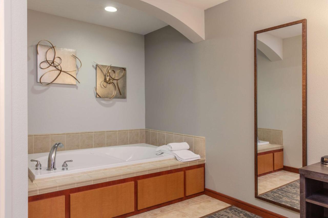 King Suite with Sofa Bed