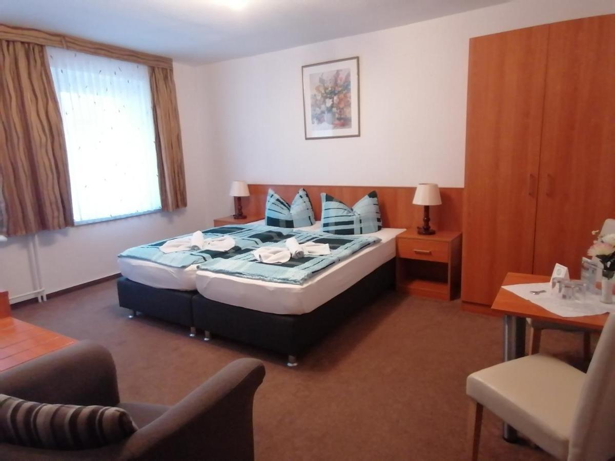 Triple Room,1394812511:JPEG