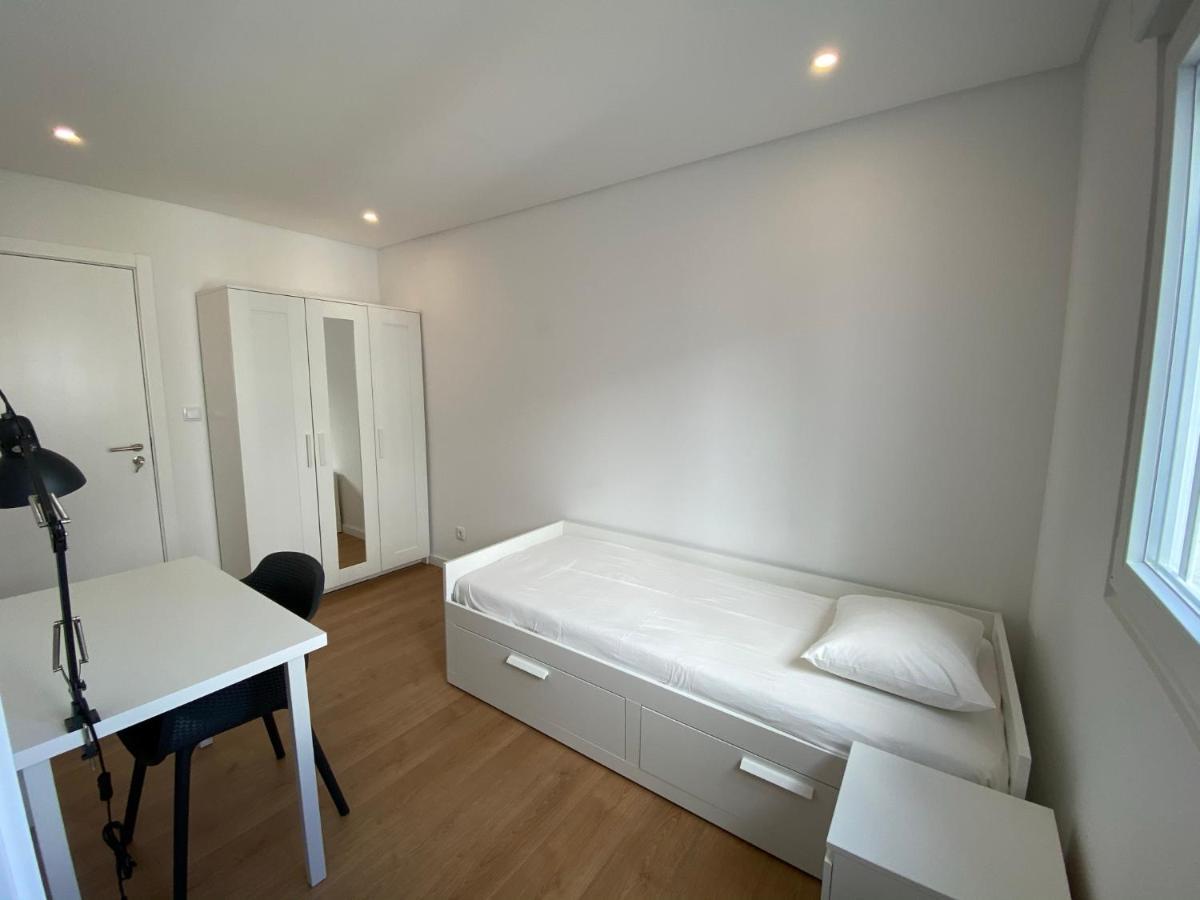 Quarto Individual com Casa de Banho Privativa