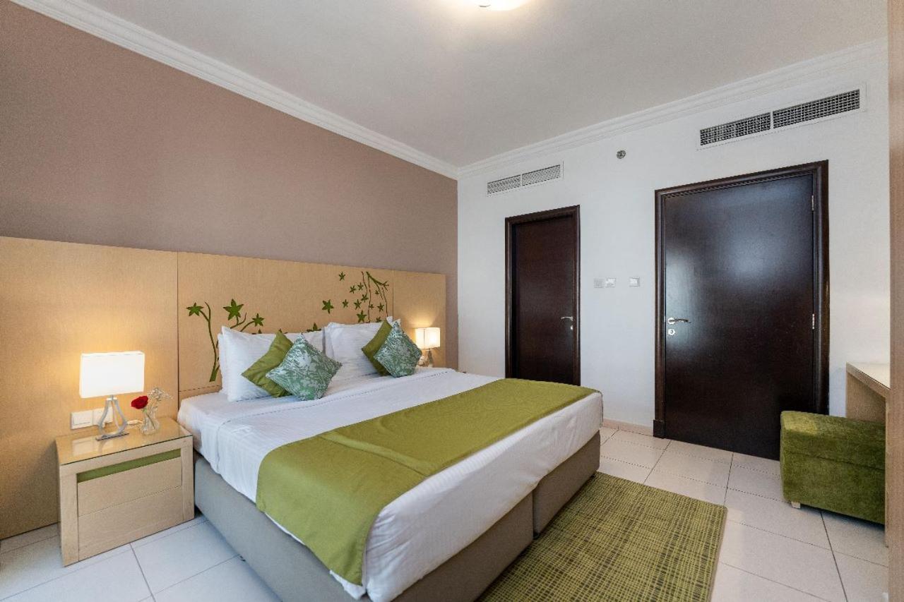 One-Bedroom Apartment with Balcony,1397819222:JPEG