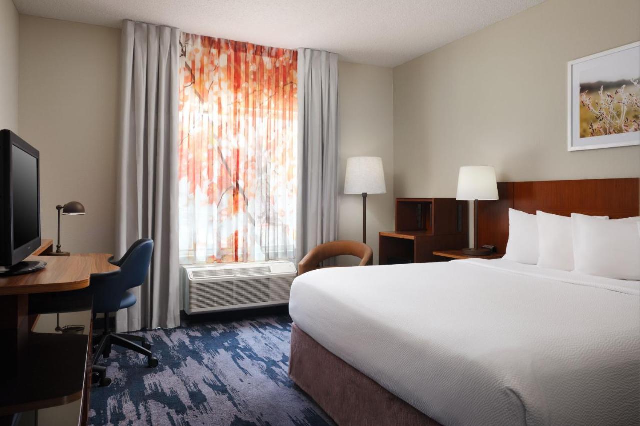 King Room with Bathtub - Mobility Access