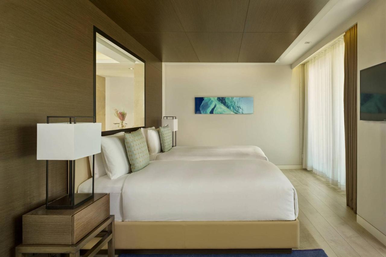 Deluxe Sea View, Larger  room, 2 Twin or King, Balcony