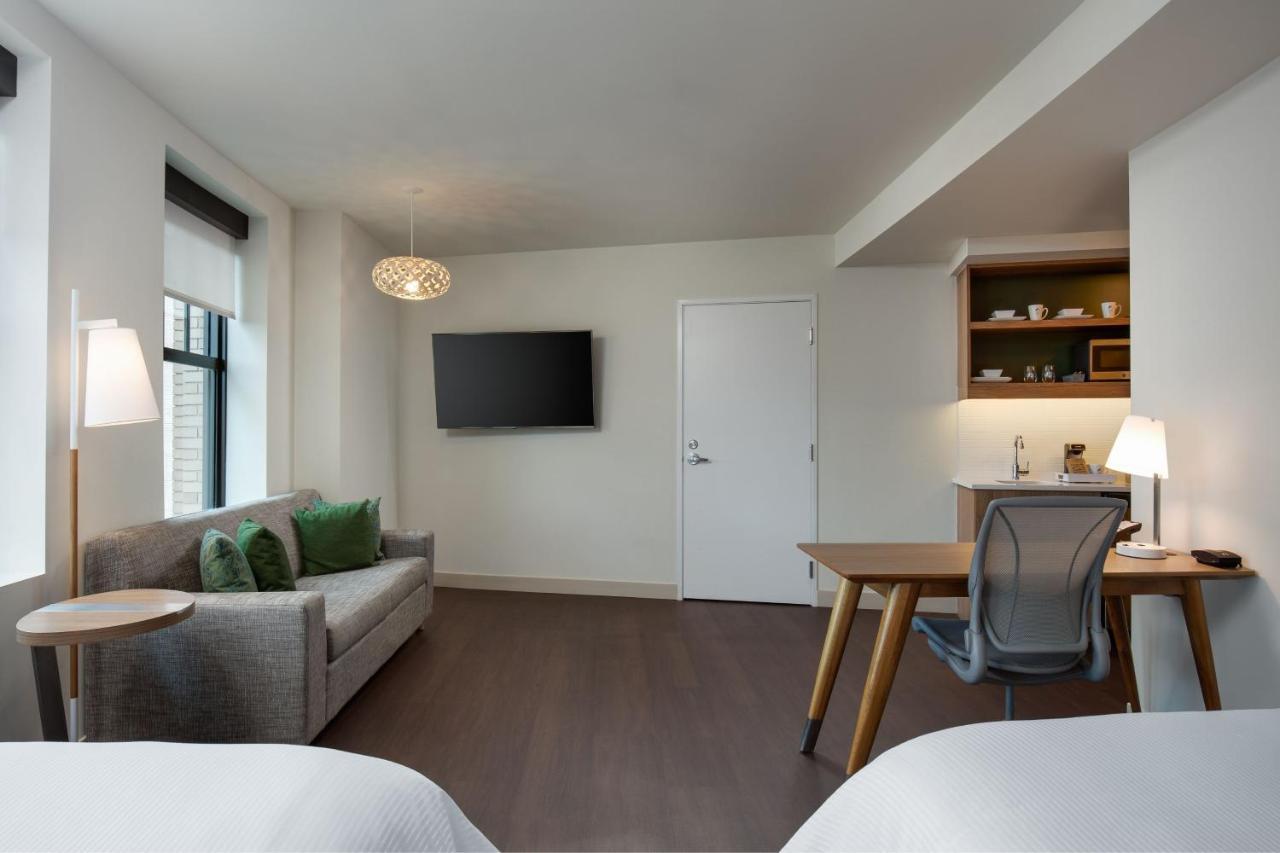 Standard Queen Room