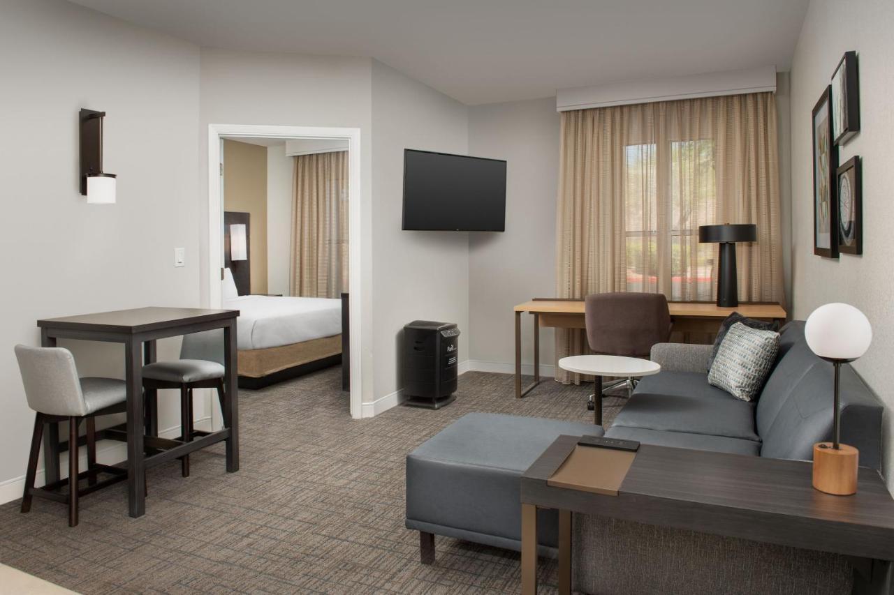 One-Bedroom Queen Suite – Allergy Friendly,1398040301:JPEG