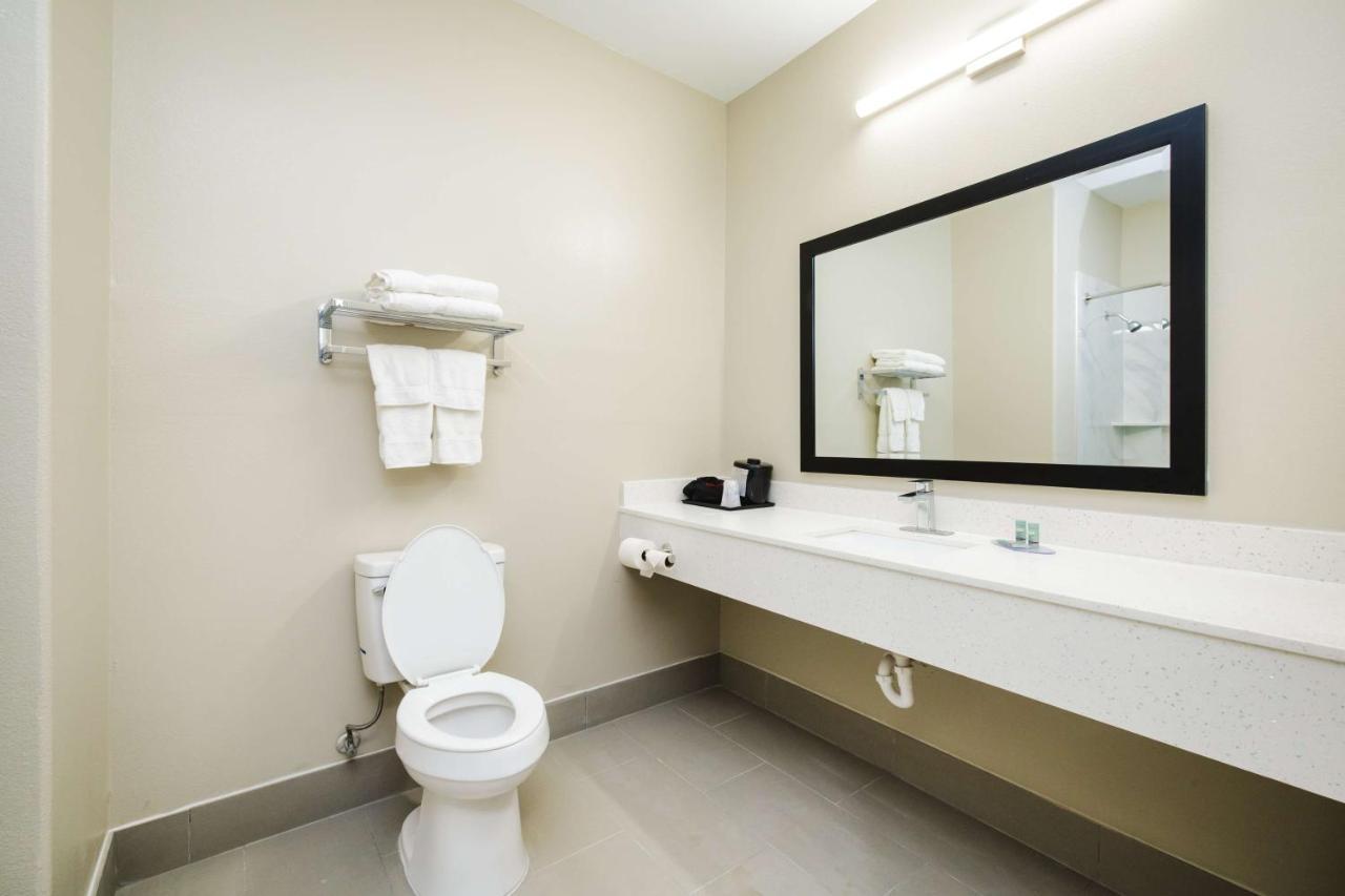 Queen Room with Two Queen Beds with Kitchenette- Non-Smoking