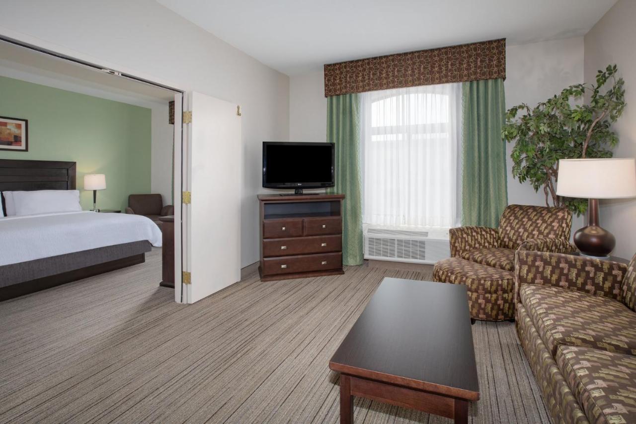 King Suite Bath Tub Disability Accessible