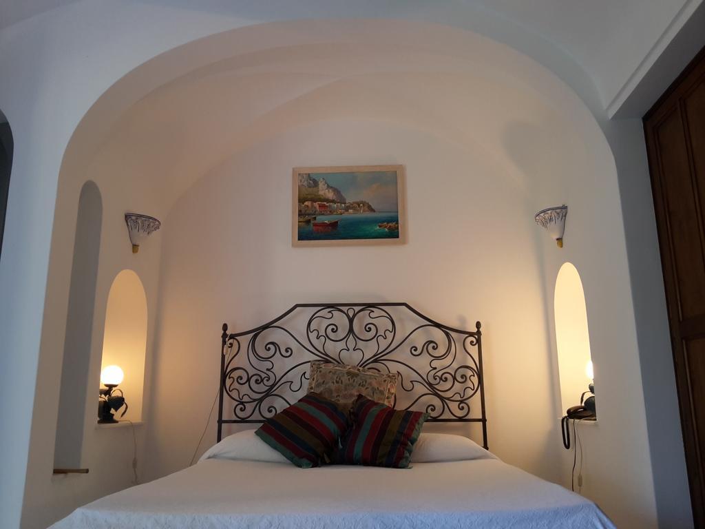 Kamer met Kingsize Bed en Uitzicht op de Tuin