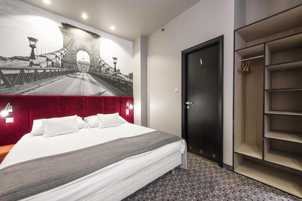 Double or Twin Room Garden View